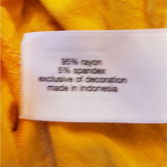Lane Bryant's 18/20 yellow cold shoulder blouse - Picture 5 of 6